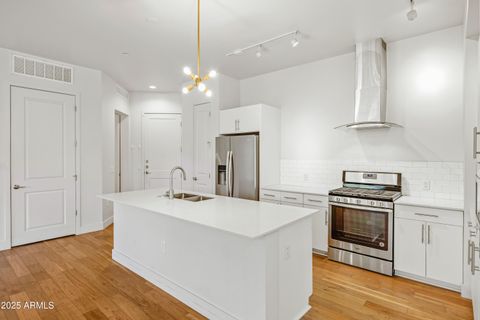 3131 N CENTRAL Avenue 3009 Phoenix AZ 85012