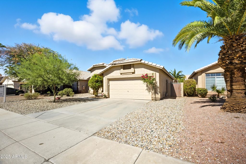 Photo of 13722 W Vernon Avenue, Goodyear, AZ 85395 (MLS # 6929774)