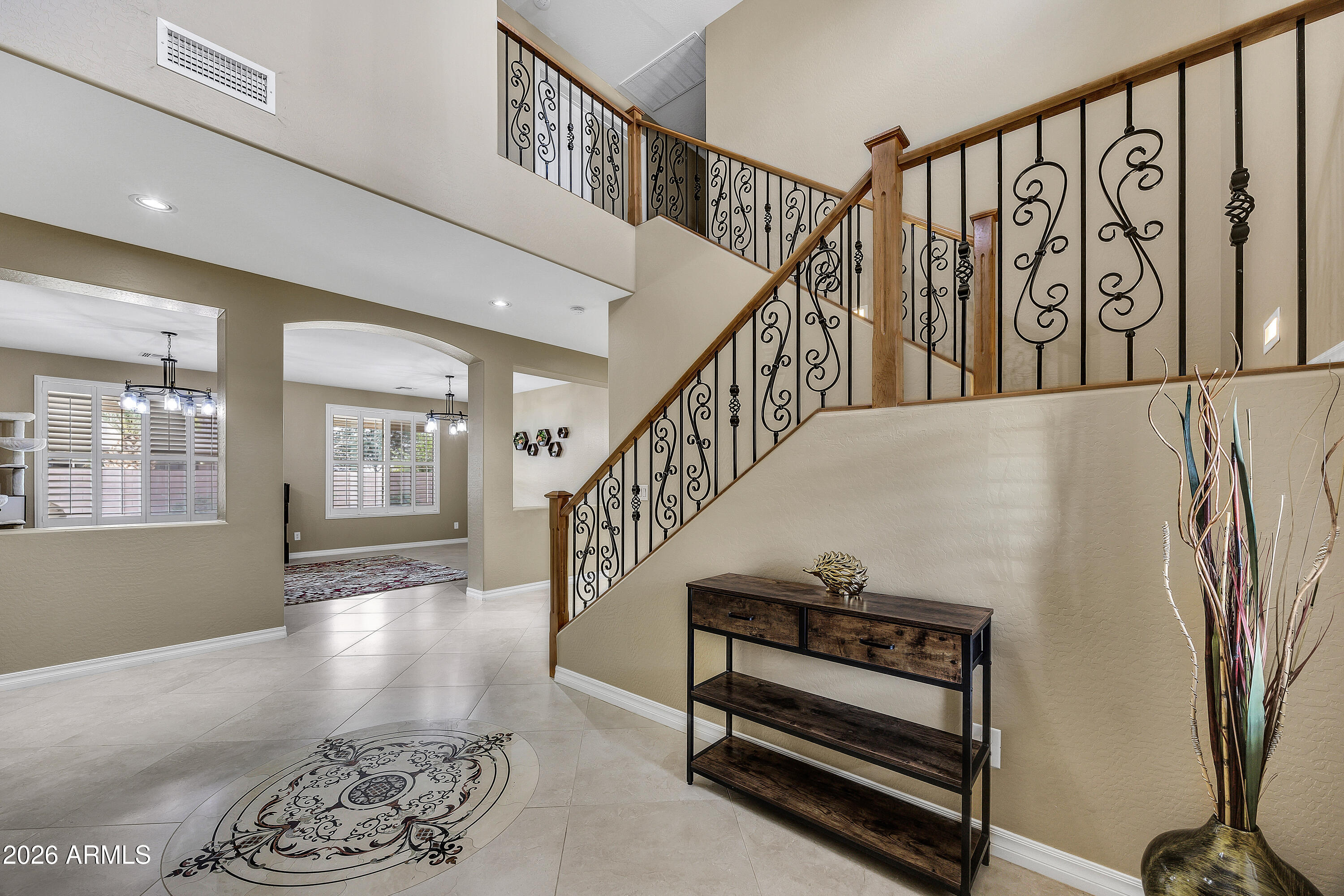 2437 E LODGEPOLE Drive