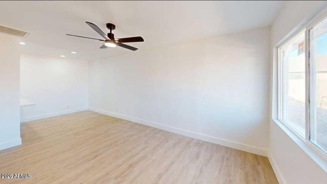 2739 E TAMARISK Avenue Apt 2