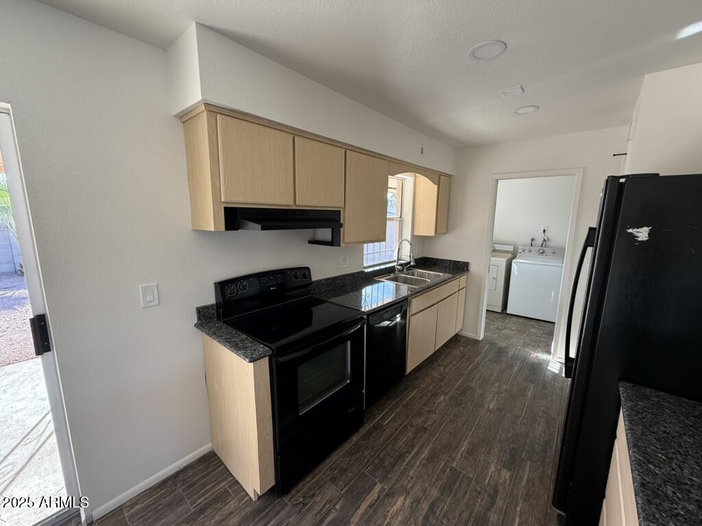 4717 E DRAGOON Avenue