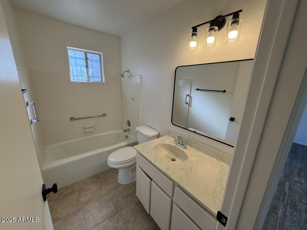 4717 E DRAGOON Avenue