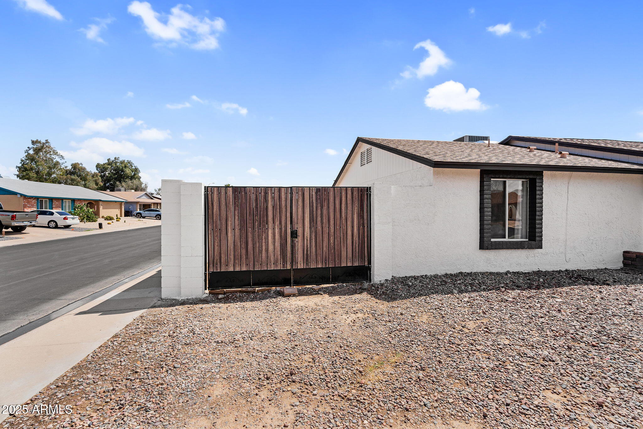 6313 W CAROL Avenue