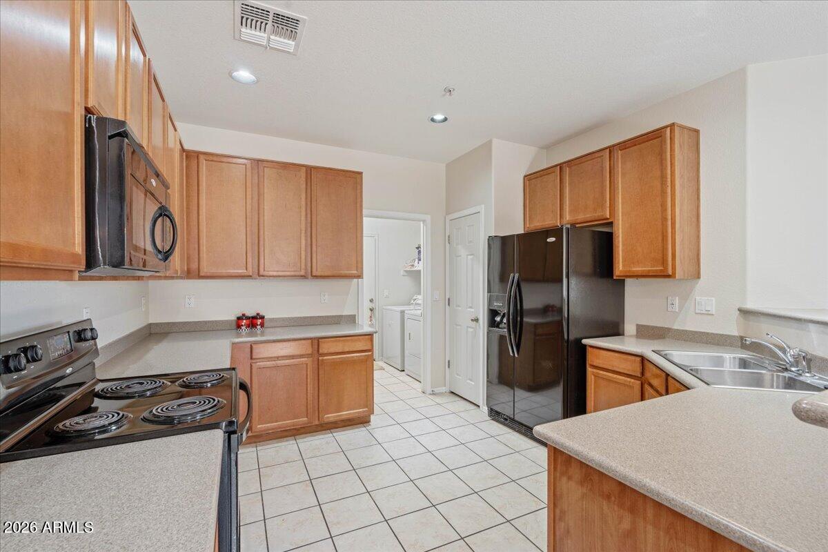 1255 S RIALTO -- 106