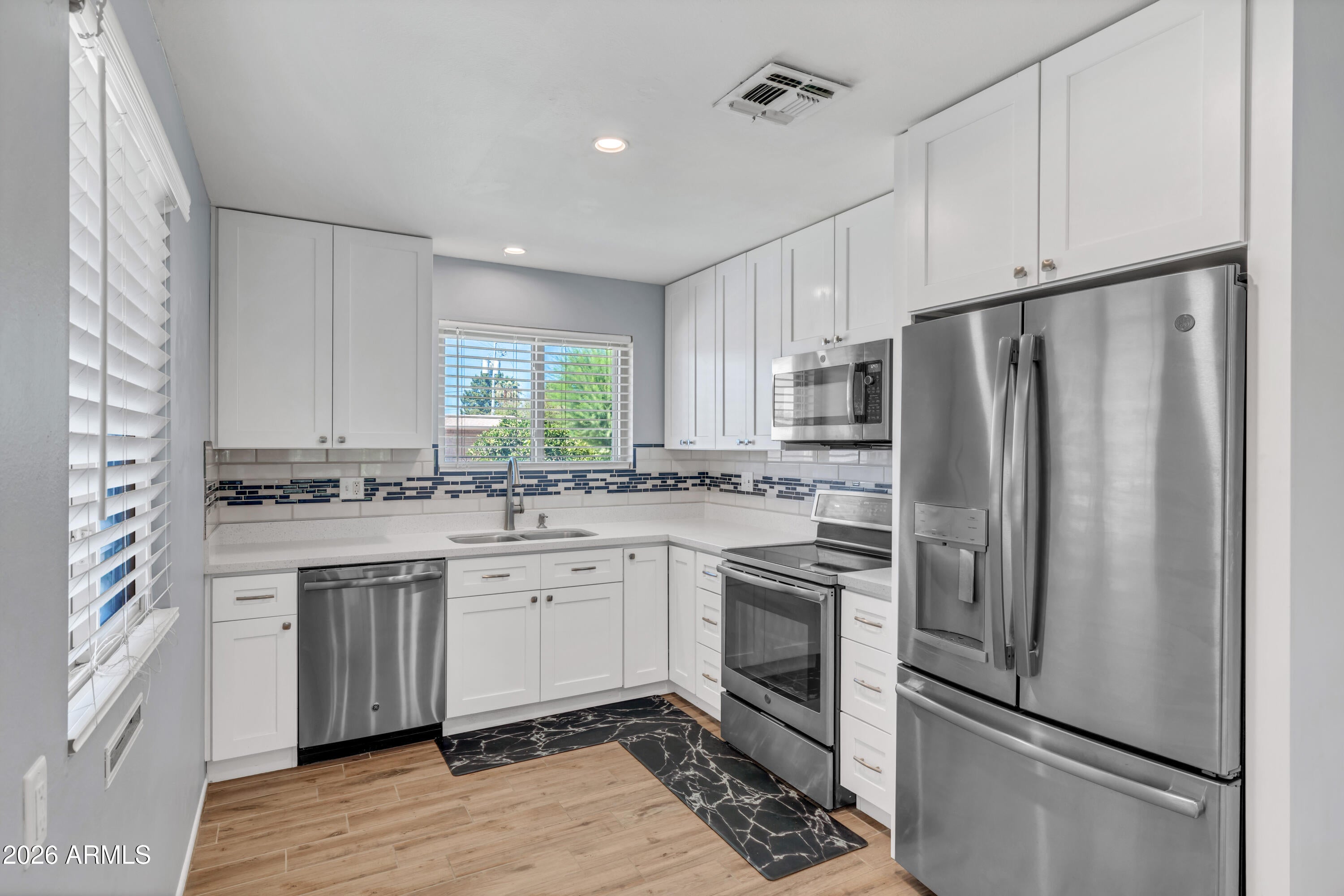 10013 W LAKEVIEW Circle N