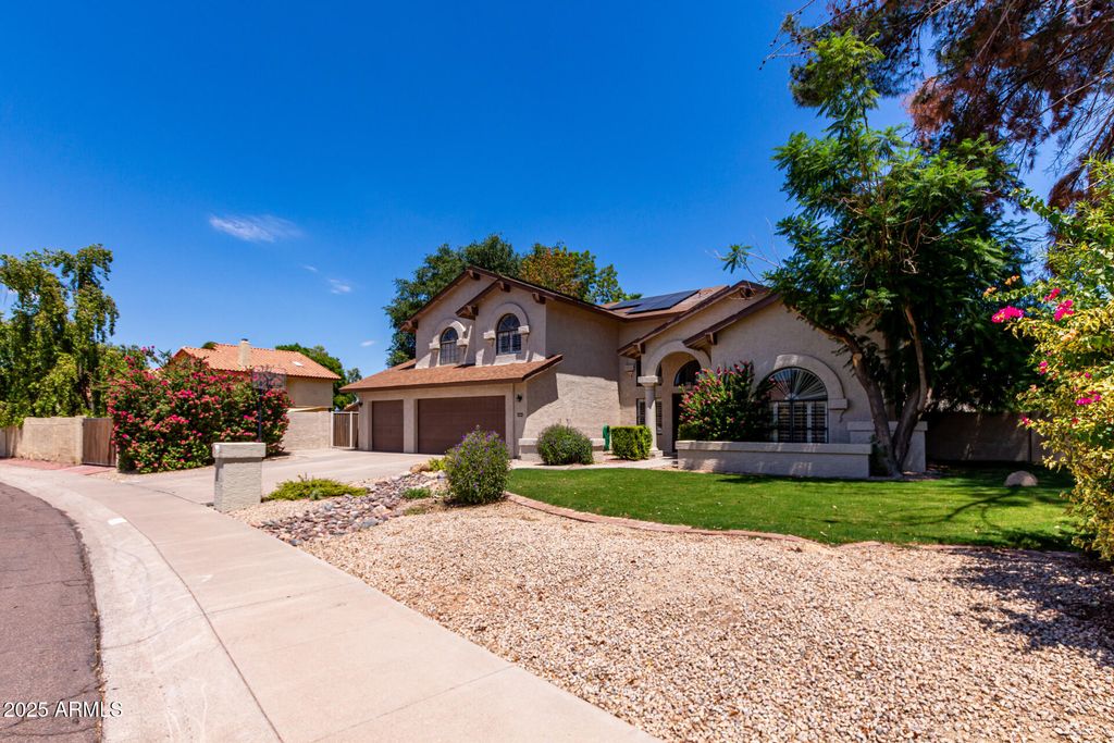 Photo of 1966 E Calle De Arcos, Tempe, AZ 85284 (MLS # 6894393)