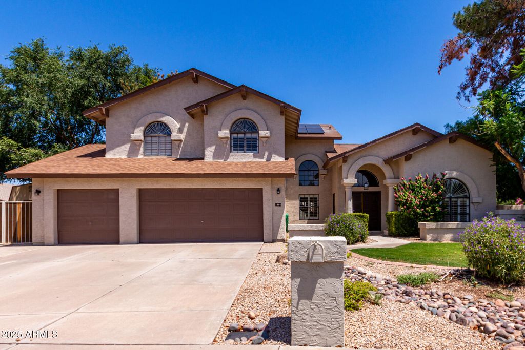Photo of 1966 E Calle De Arcos, Tempe, AZ 85284 (MLS # 6894393)