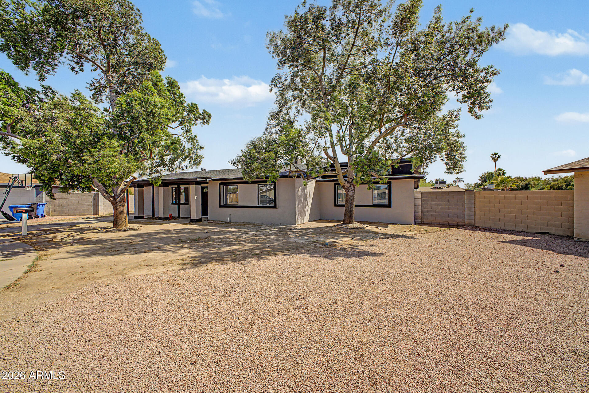 913 W SAINT JOHN Road