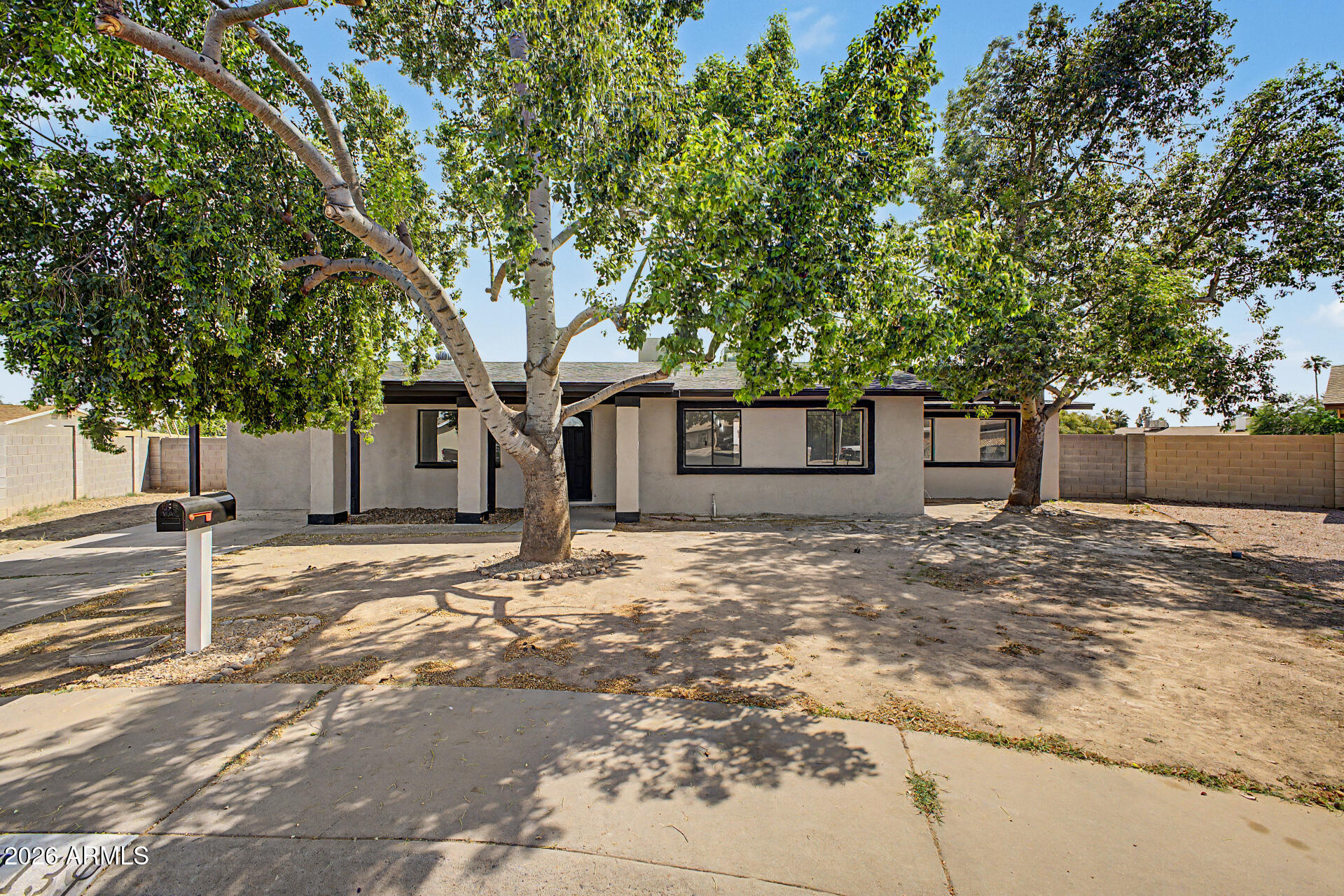 913 W SAINT JOHN Road