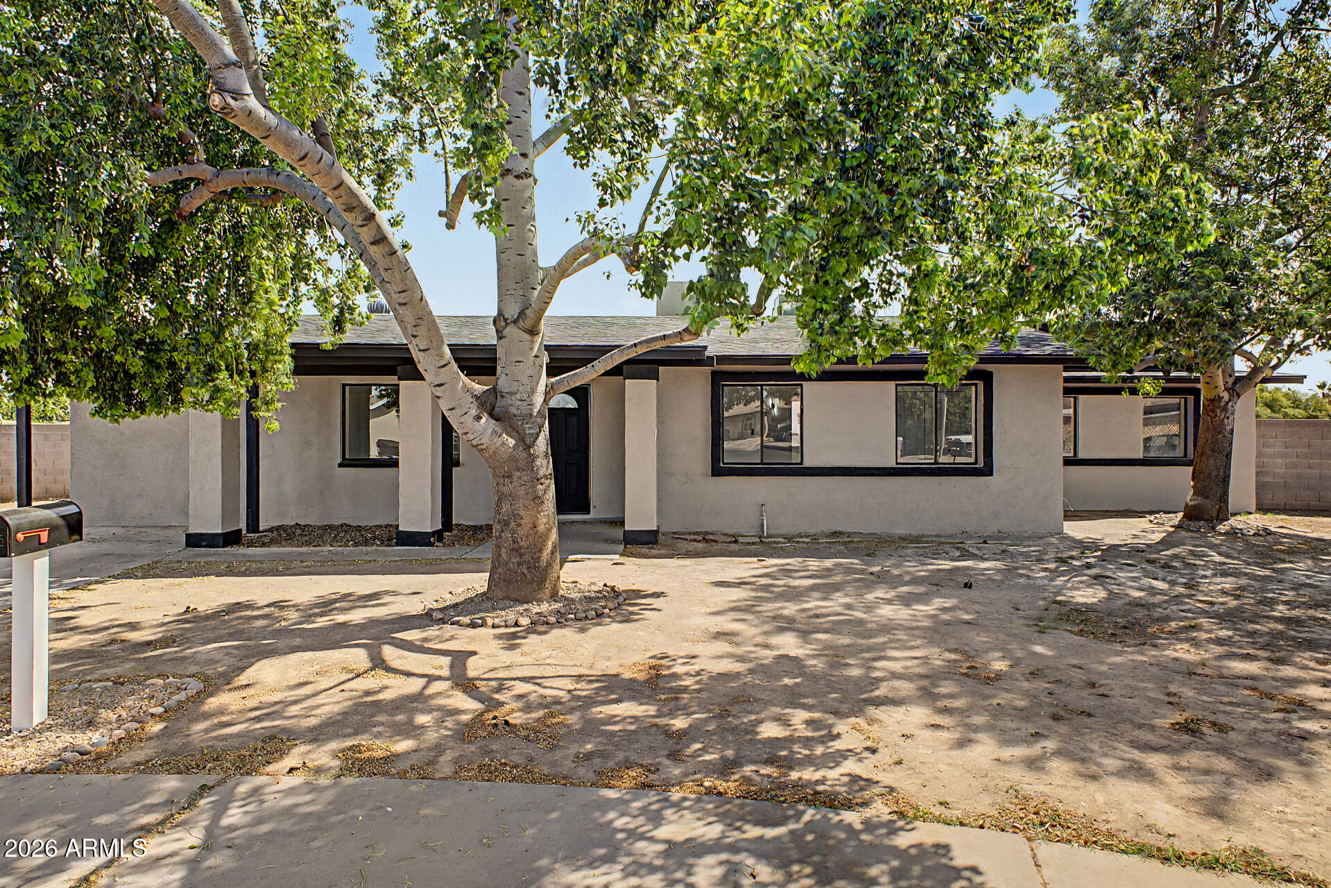 913 W SAINT JOHN Road