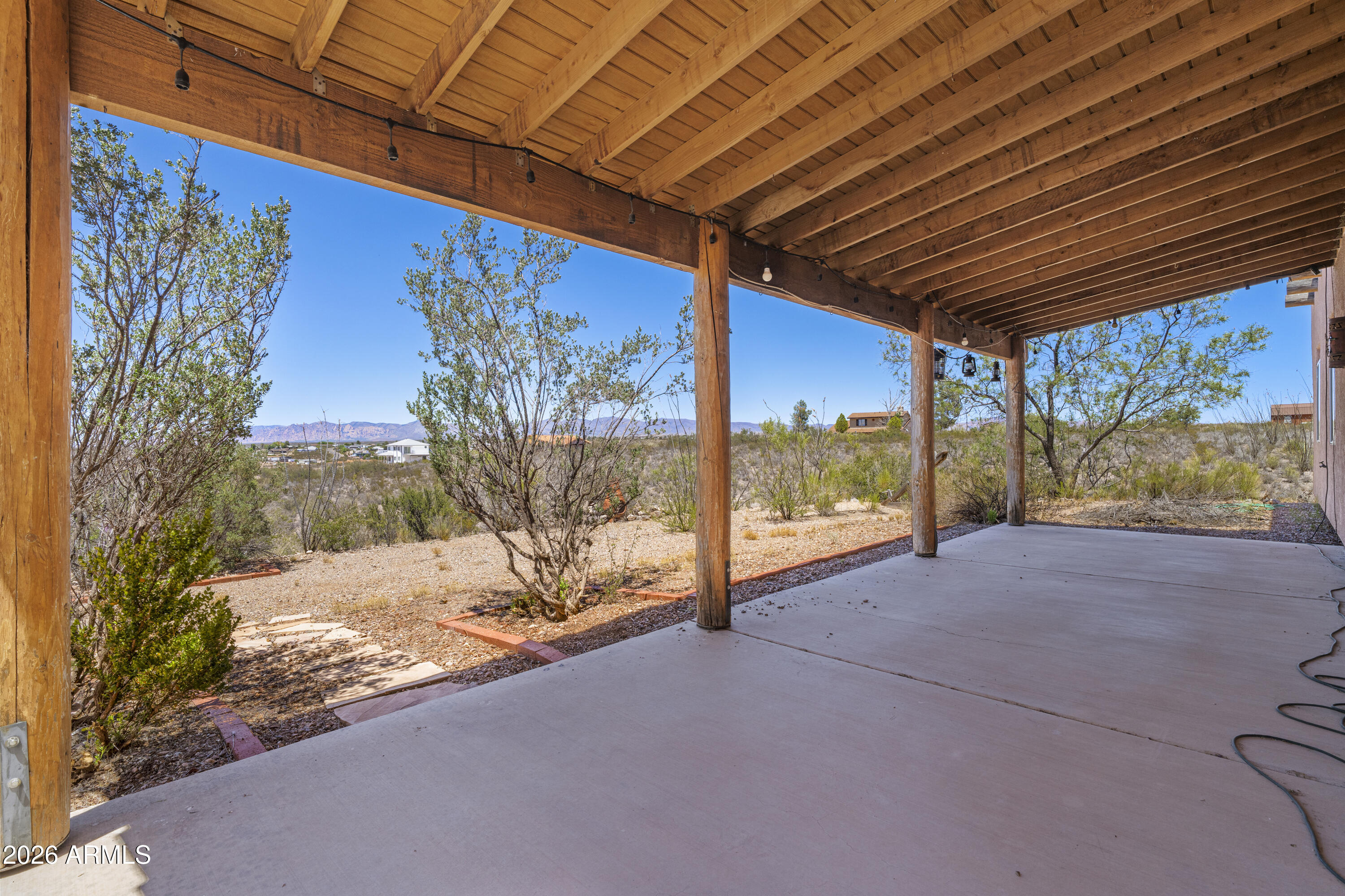 1537 E APACHE Way