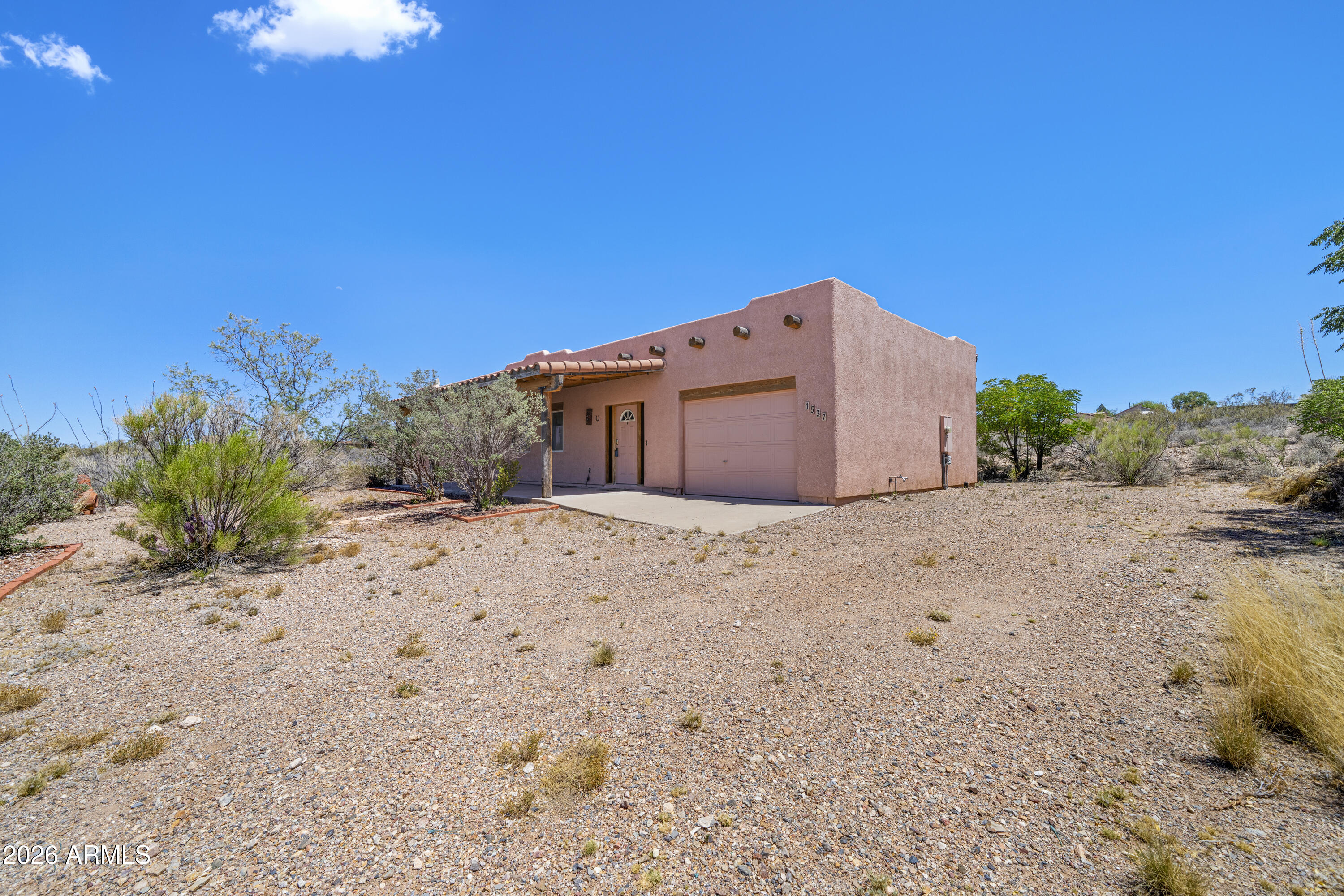 1537 E APACHE Way