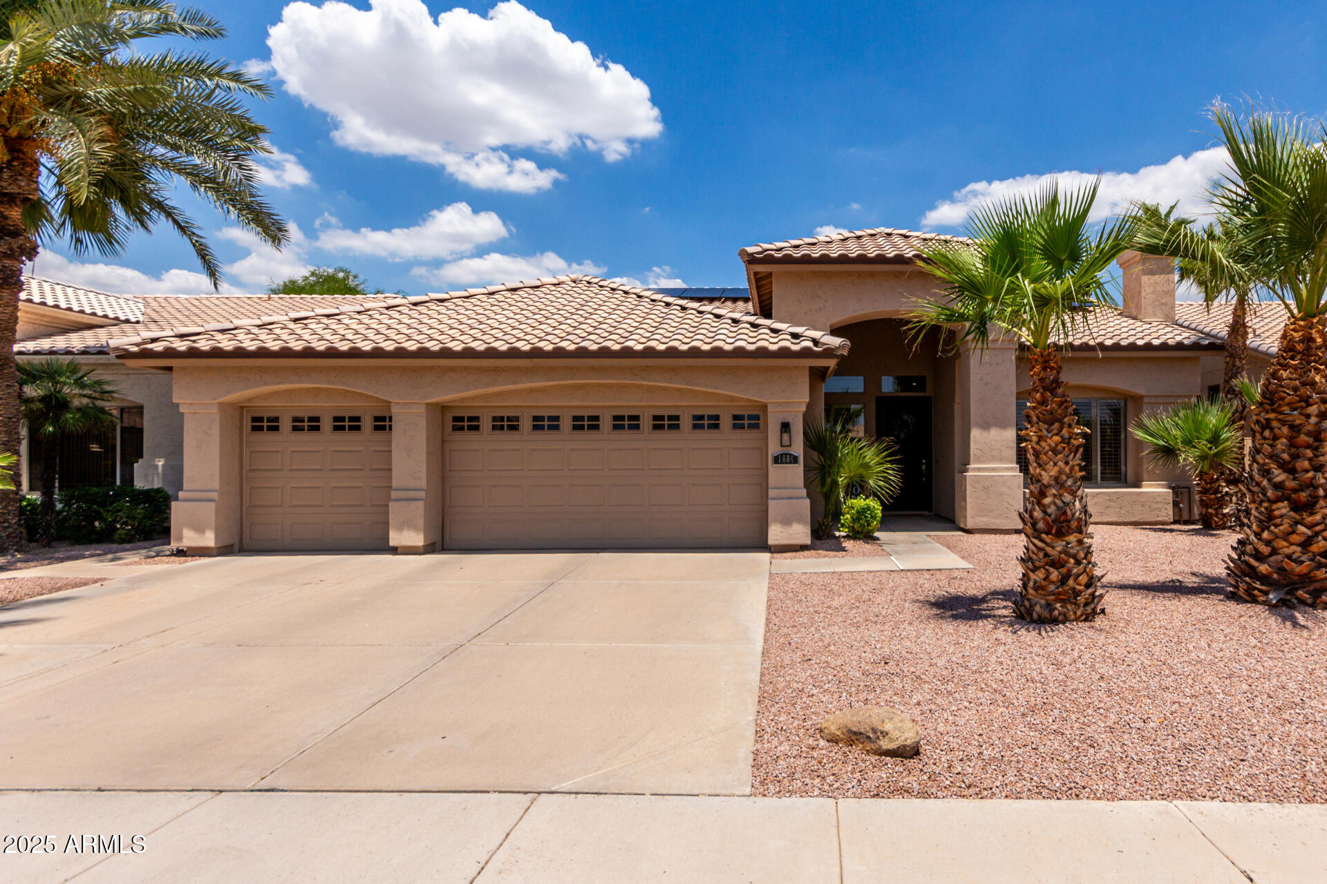 1884 E STEPHENS Drive