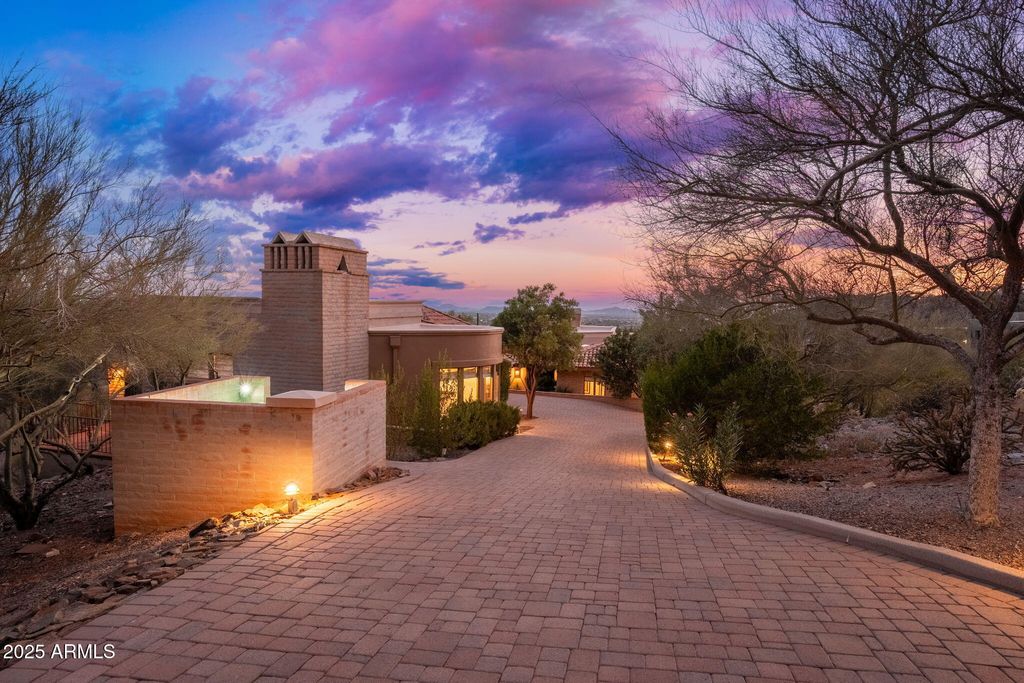 Photo of 6527 E El Sendero Road, Carefree, AZ 85377 (MLS # 6906492)