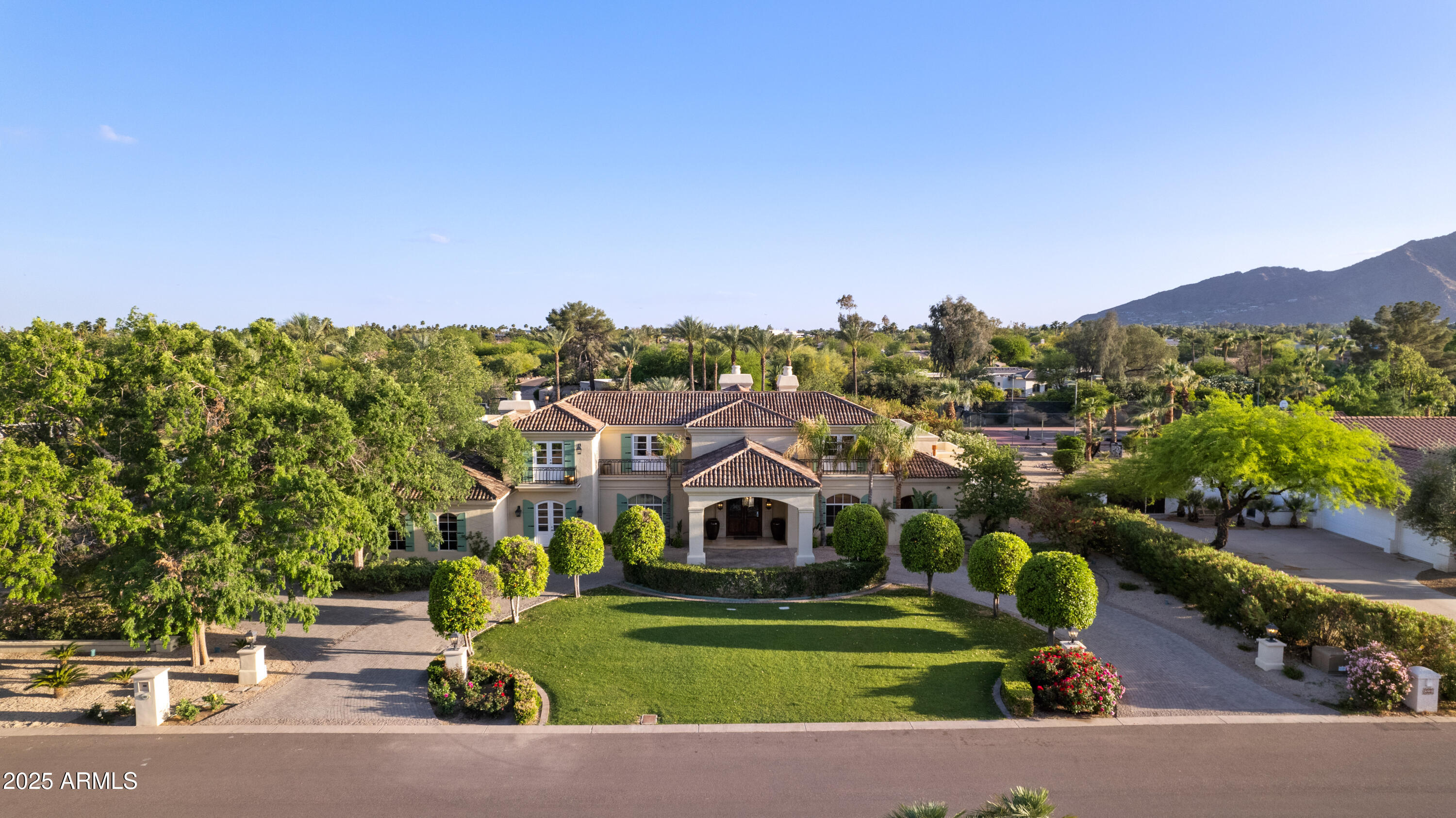 6997 E PARADISE RANCH Road