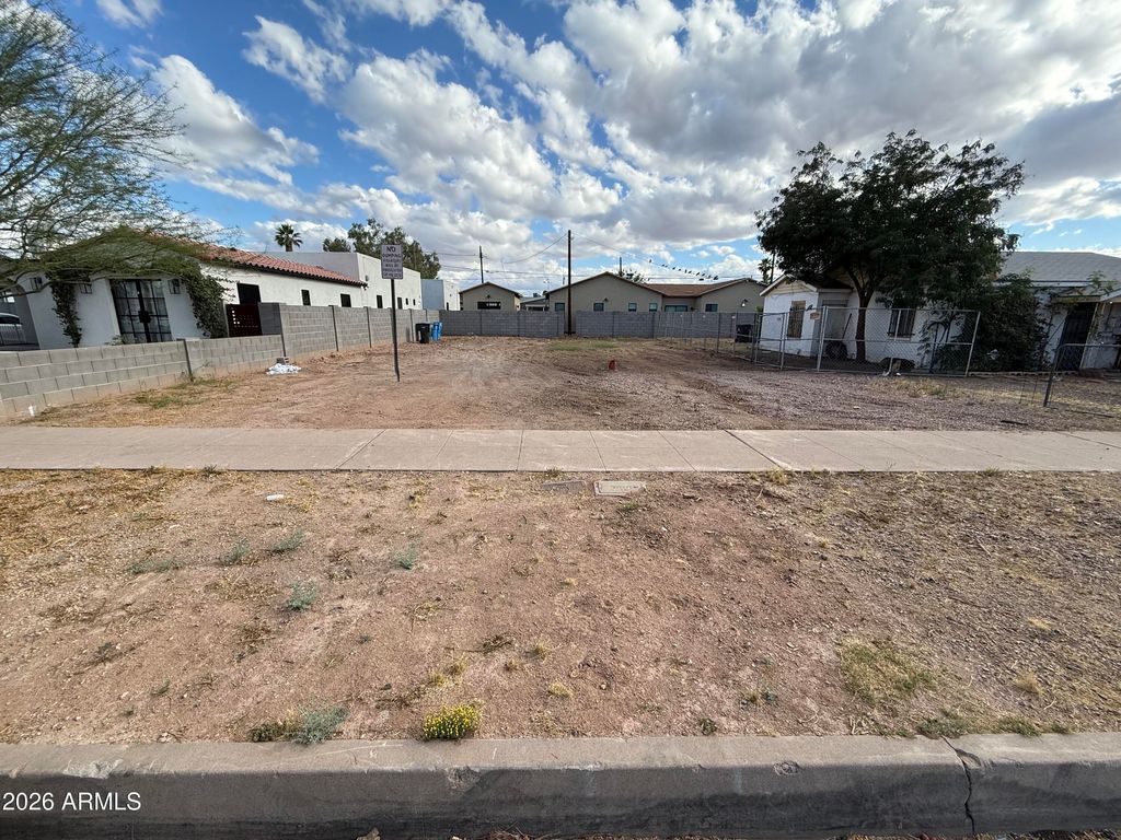 Photo of 1105 E Fillmore Street #27, Phoenix, AZ 85006 (MLS # 7017882)