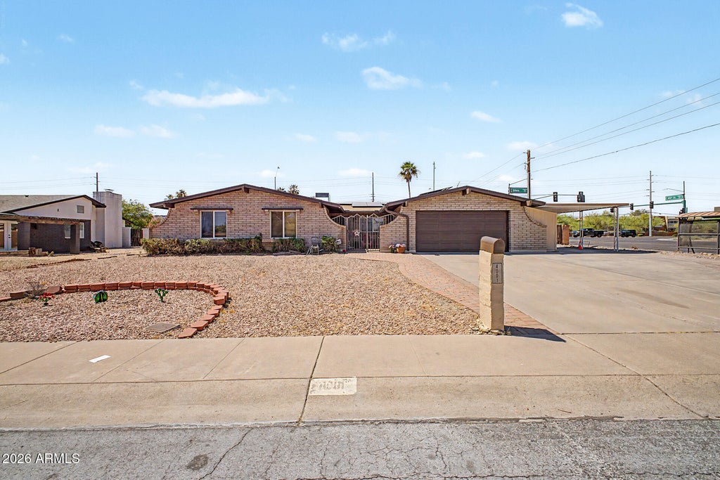 Photo of 4001 E Hancock Drive, Phoenix, AZ 85028 (MLS # 7093550)