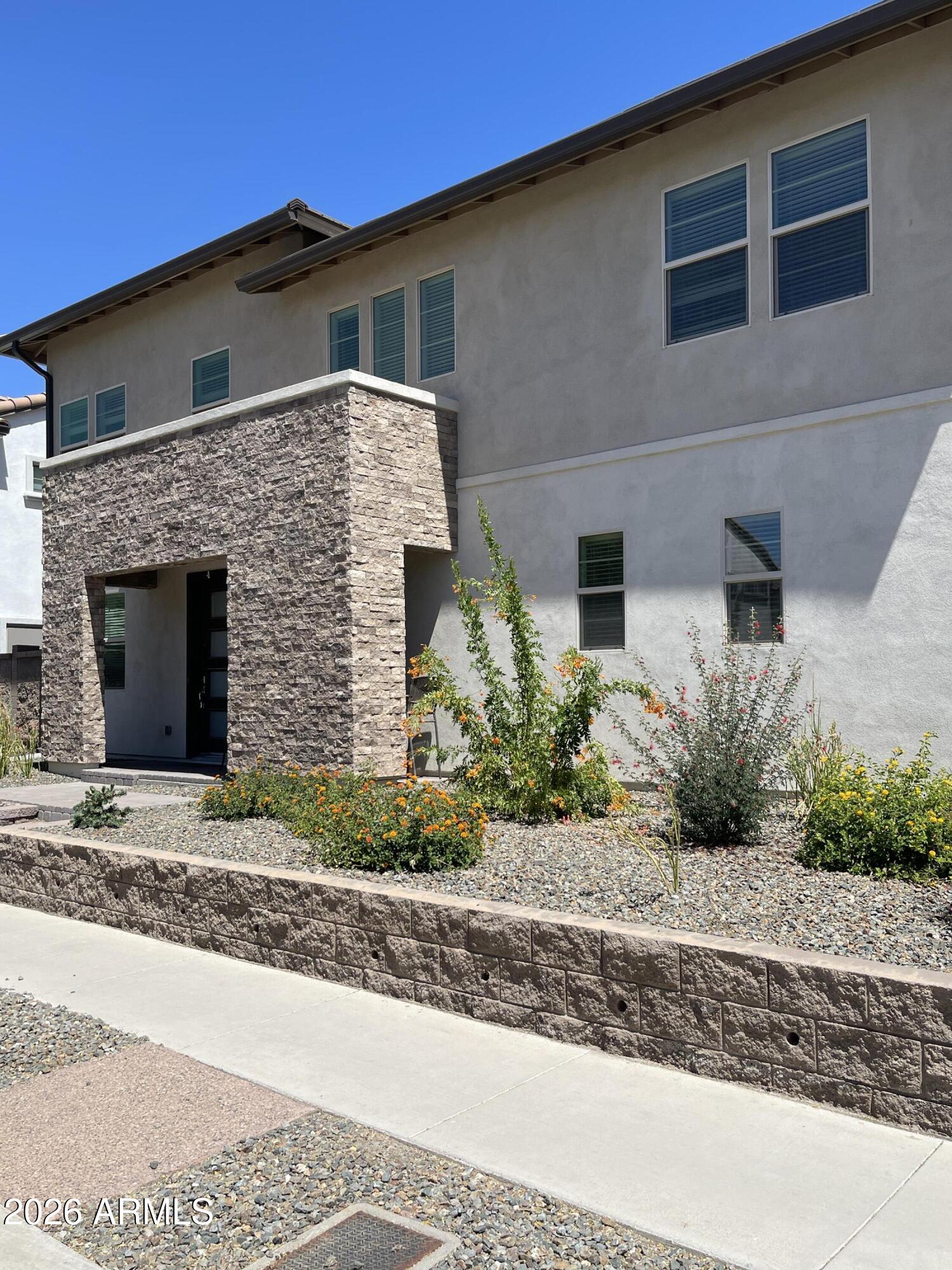 2382 W GLORIA Lane