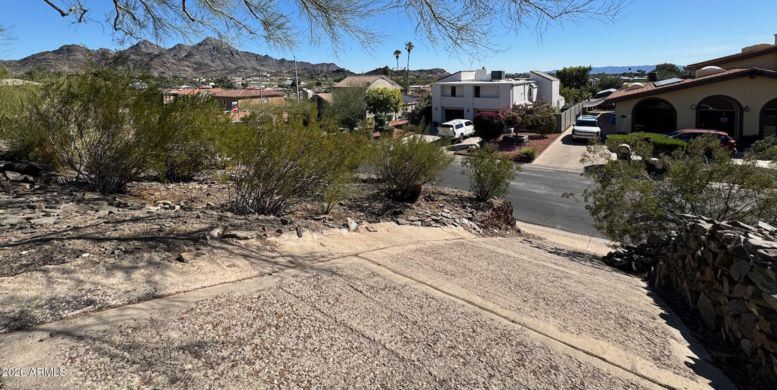 1334 E LAS PALMARITAS Drive