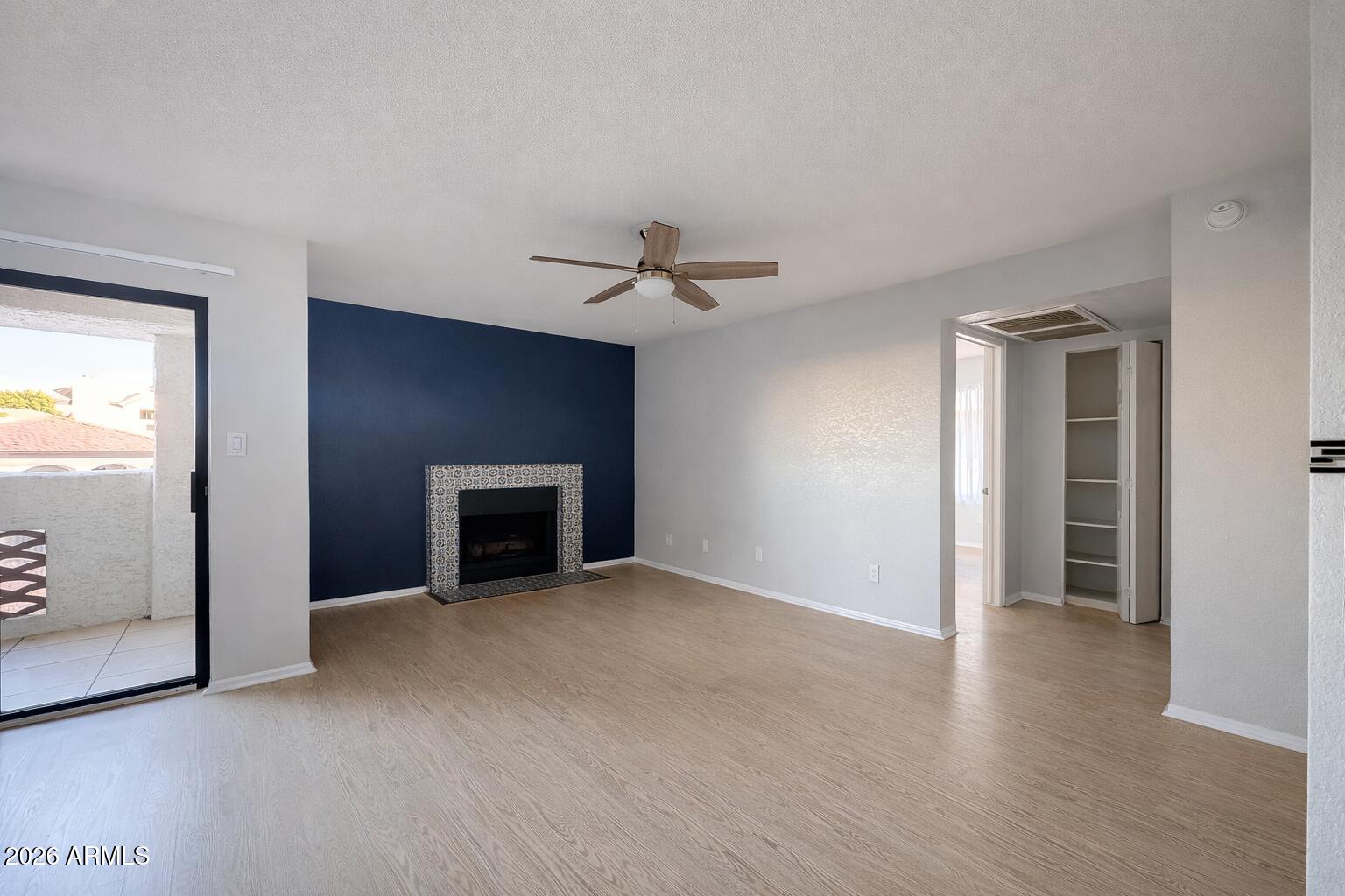 1101 S SYCAMORE -- 207