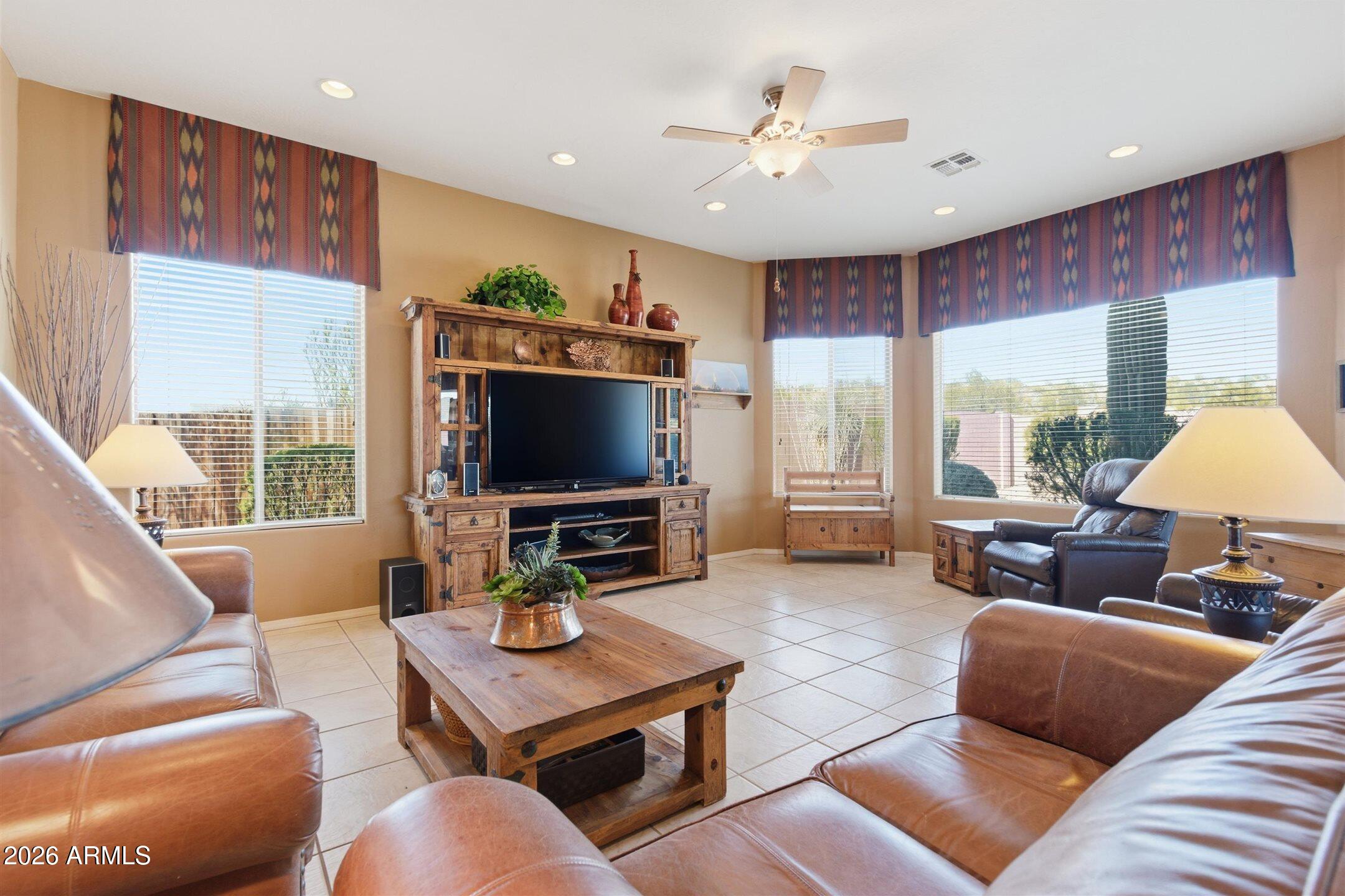 407 E SILVER KING Road