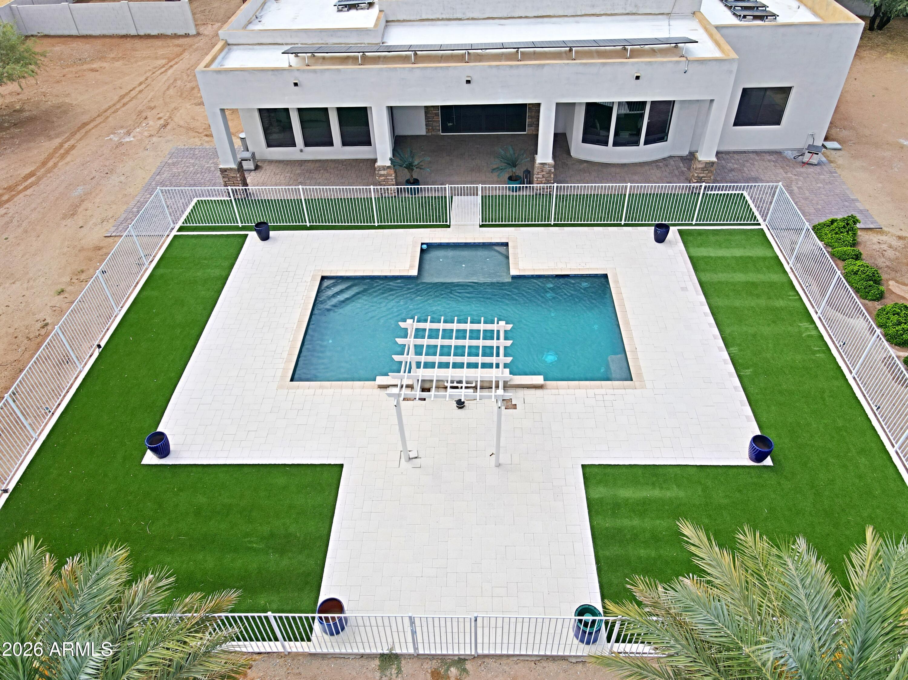2814 W JORDON Lane
