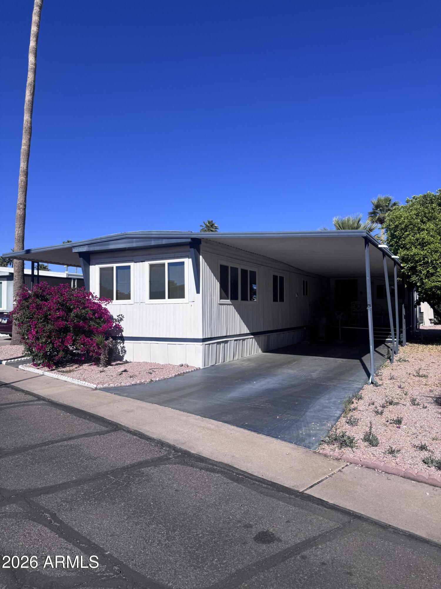 11425 E UNIVERSITY Drive 124