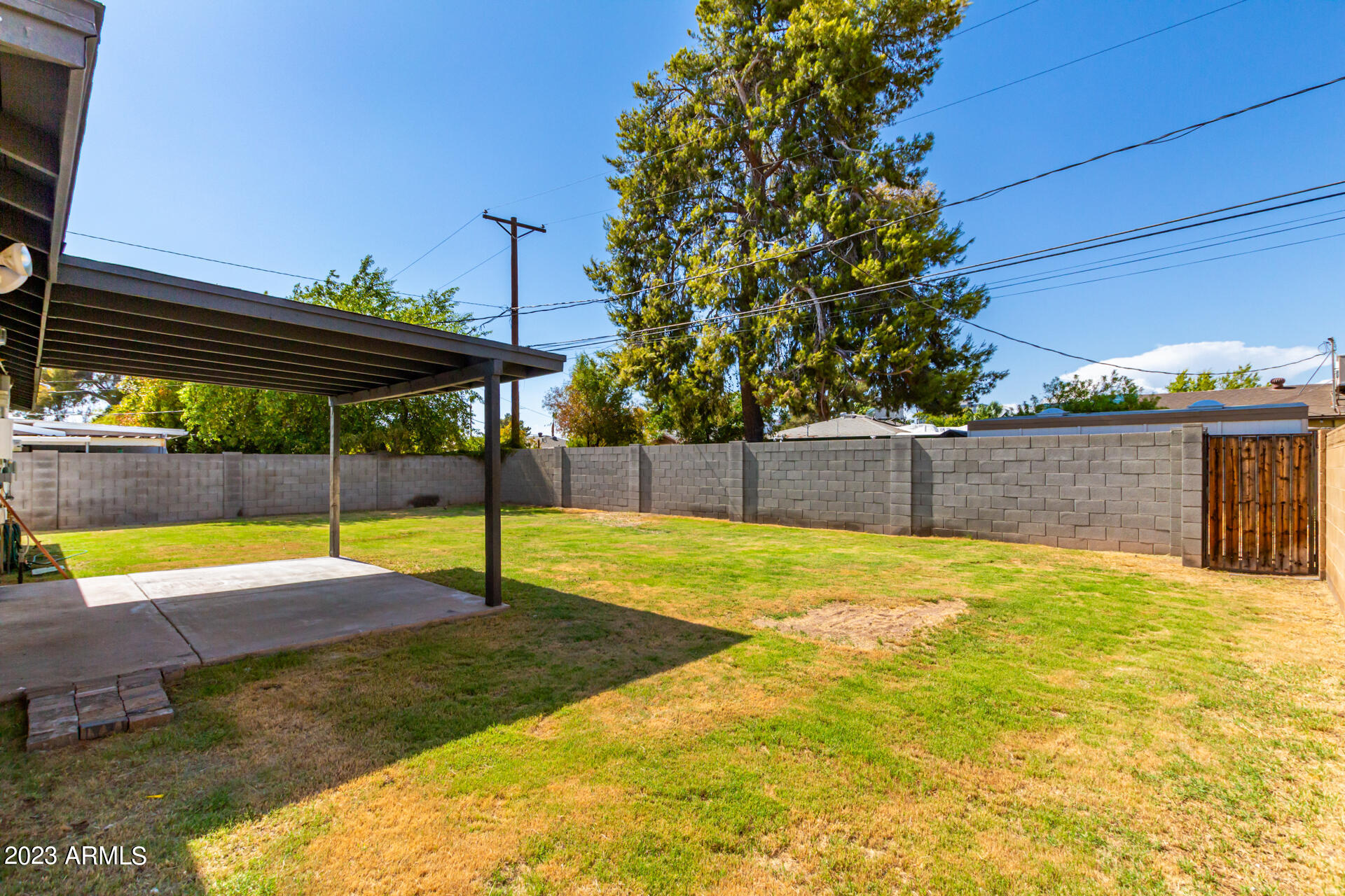 Photo 14 of 15 of 2448 E MEADOWBROOK Avenue house