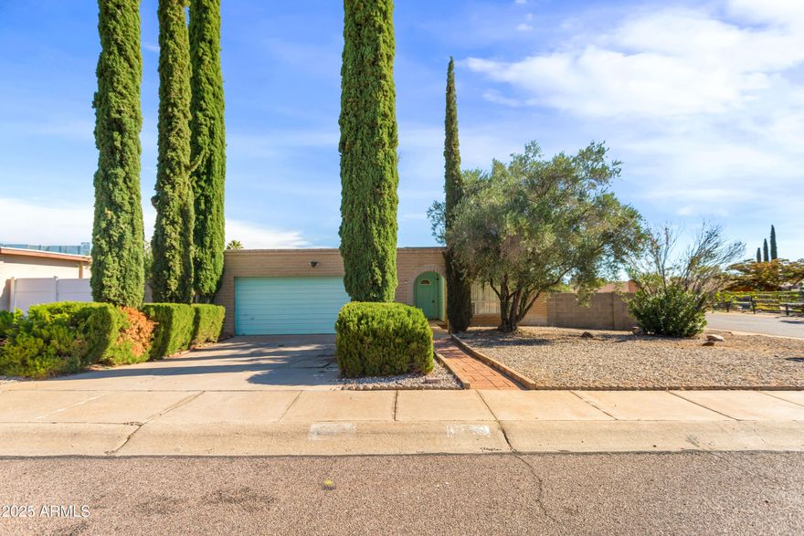 Charming 3 bedroom, 2 bath home in a great central location near Fort Huachuca, shopping, schools, and dining. This comfortable home features an easy-flow layout with two living room spaces, bright interiors, and a cozy feel throughout. Enjoy a nicely sized yard with room to relax or play. Perfect as a primary home or an excellent investment opportunity with strong rental demand.