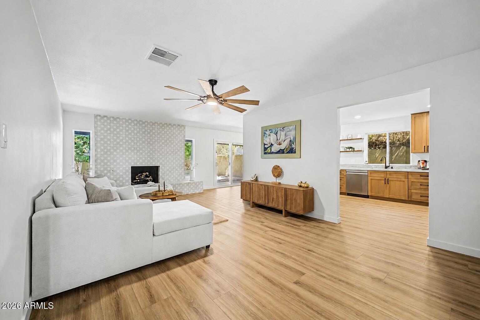 2602 E LARKSPUR Drive