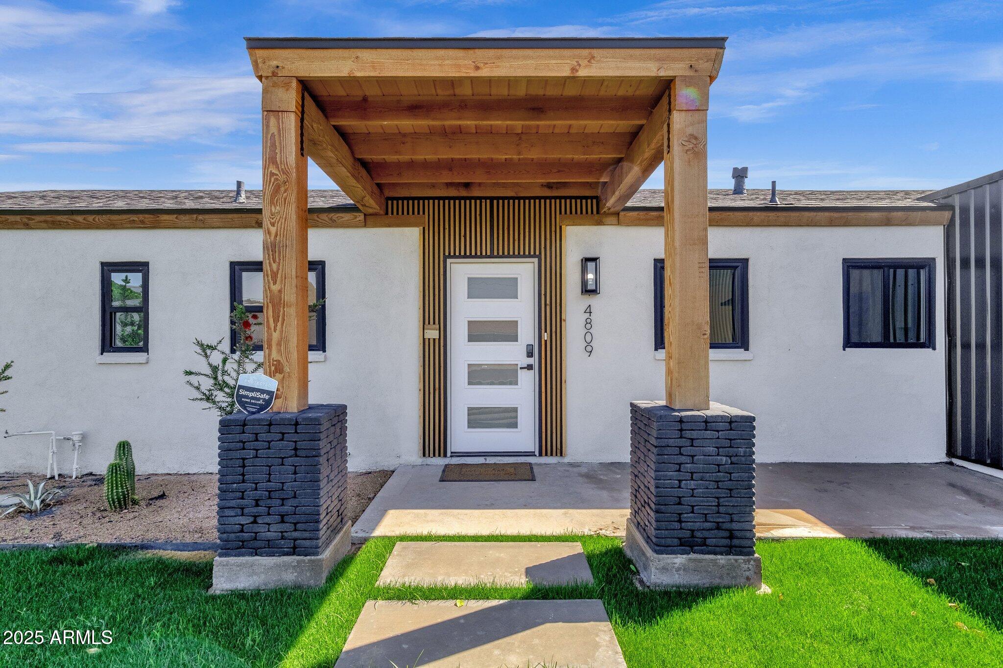 4809 N 30TH Place