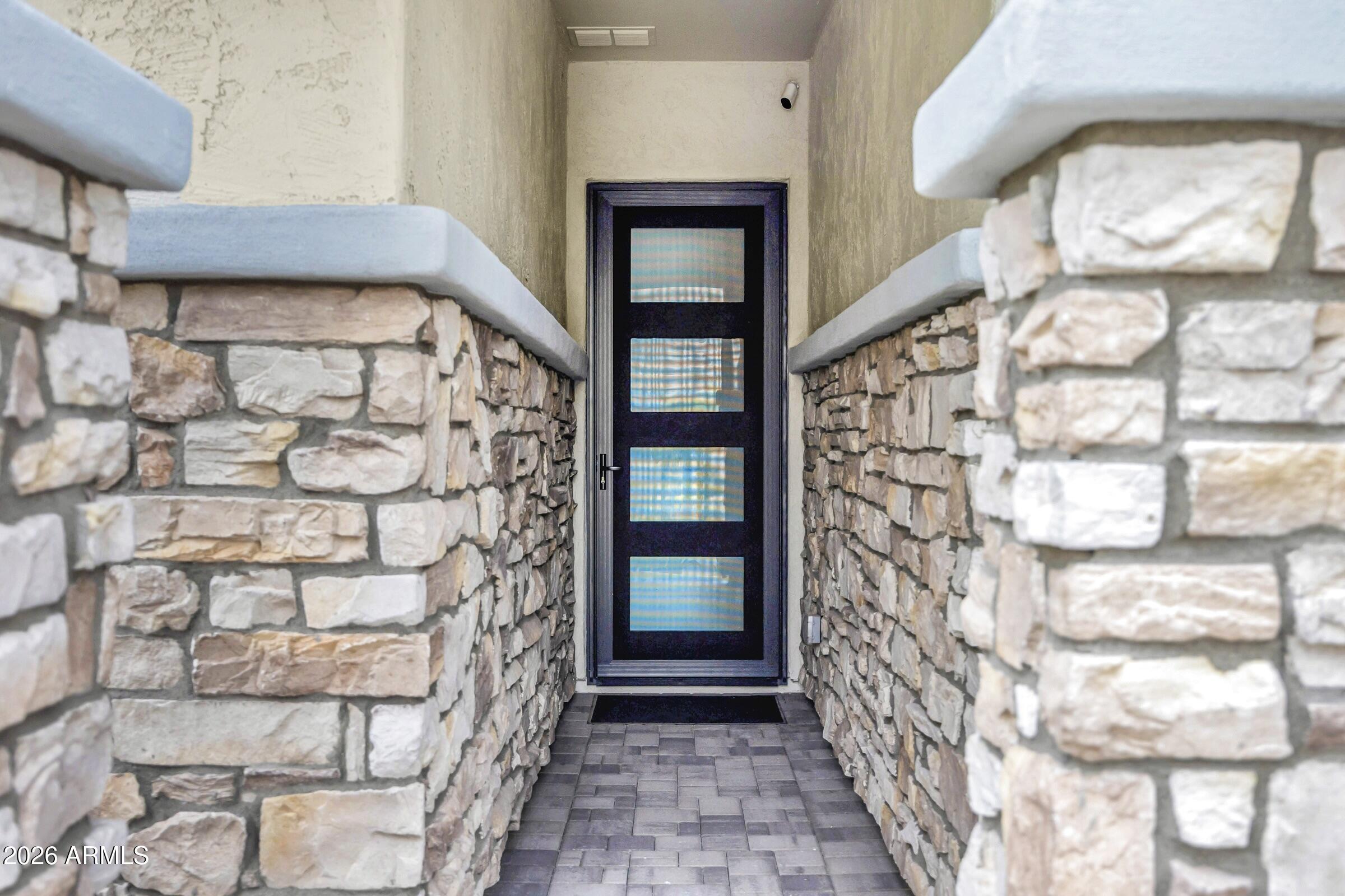 21333 W Hillcrest Boulevard