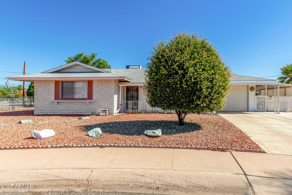 Photo of 11827 N 111th Avenue, Sun City, AZ 85351 (MLS # 6928599)