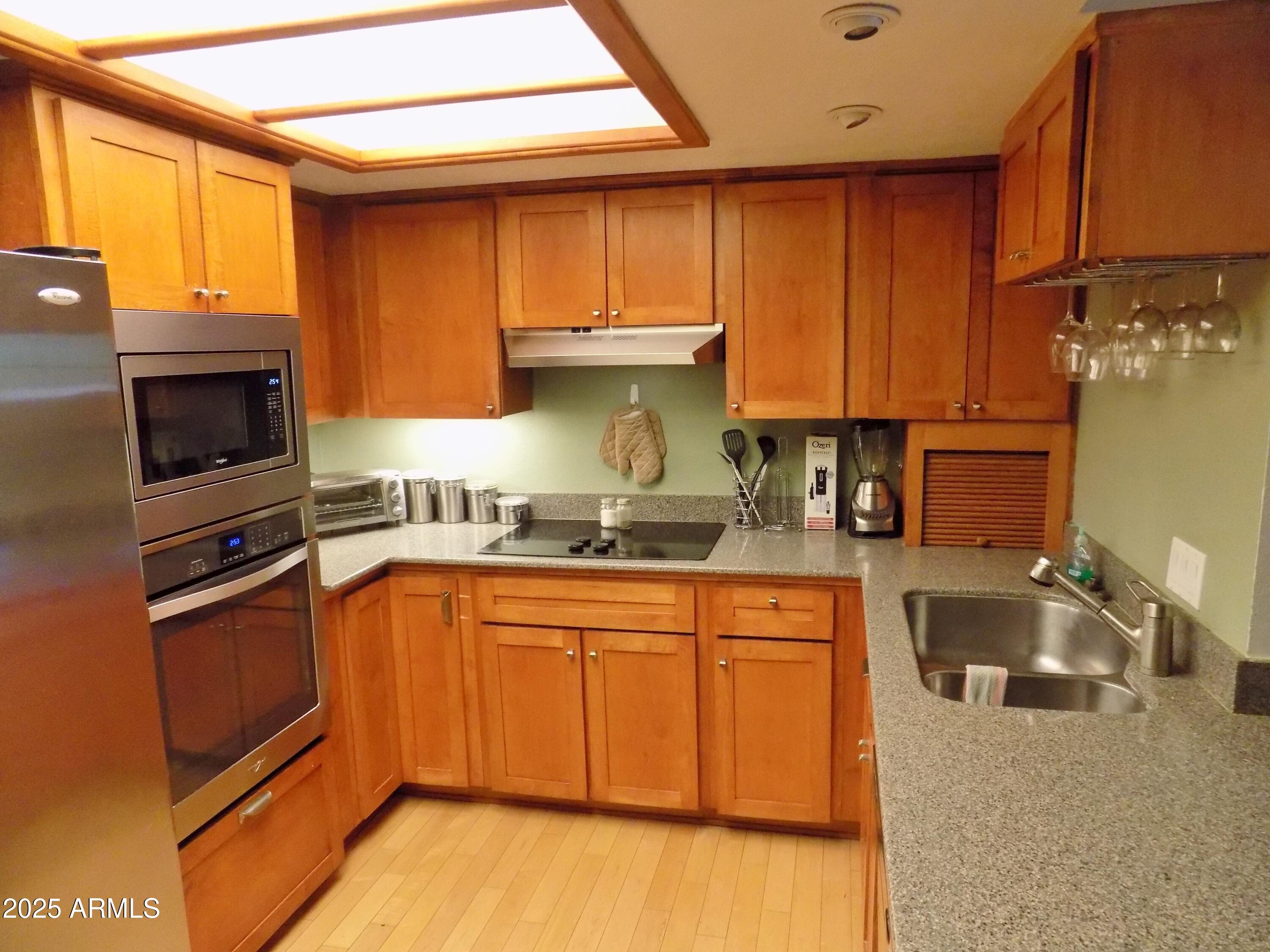 10410 N CAVE CREEK Road 1027