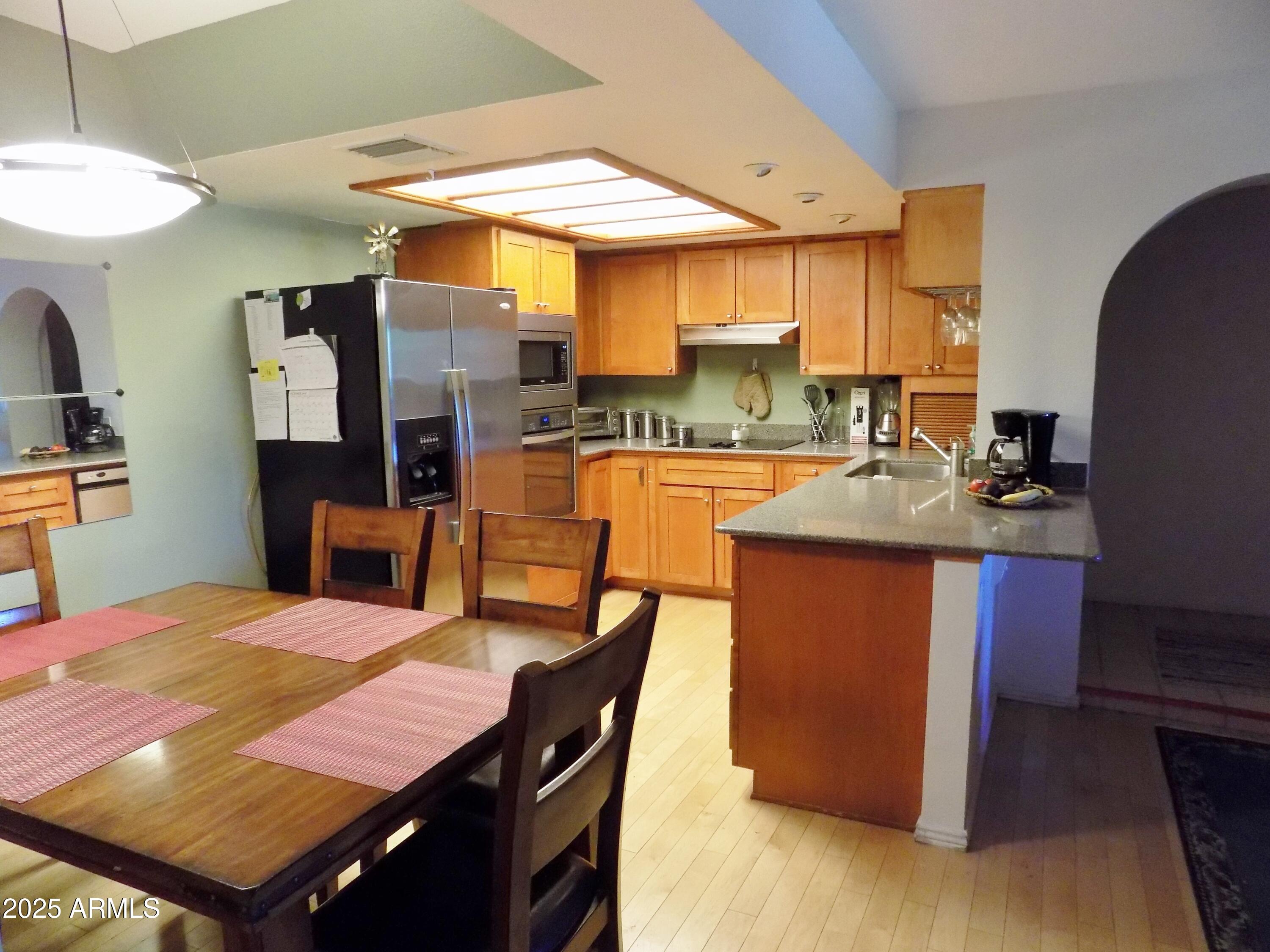 10410 N CAVE CREEK Road 1027