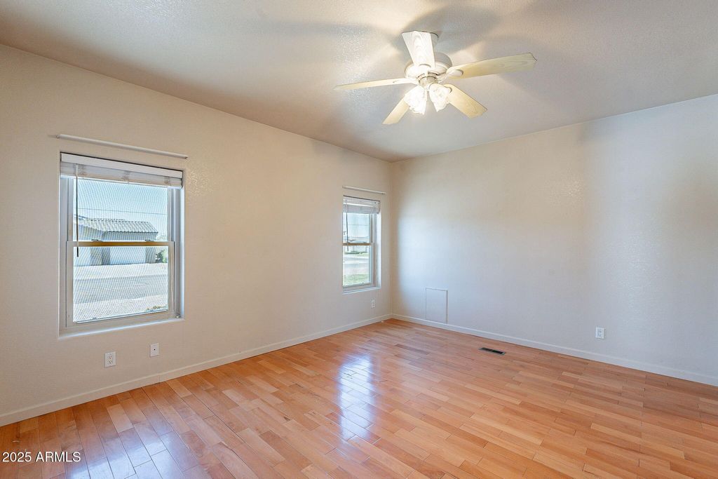 listing image 91
