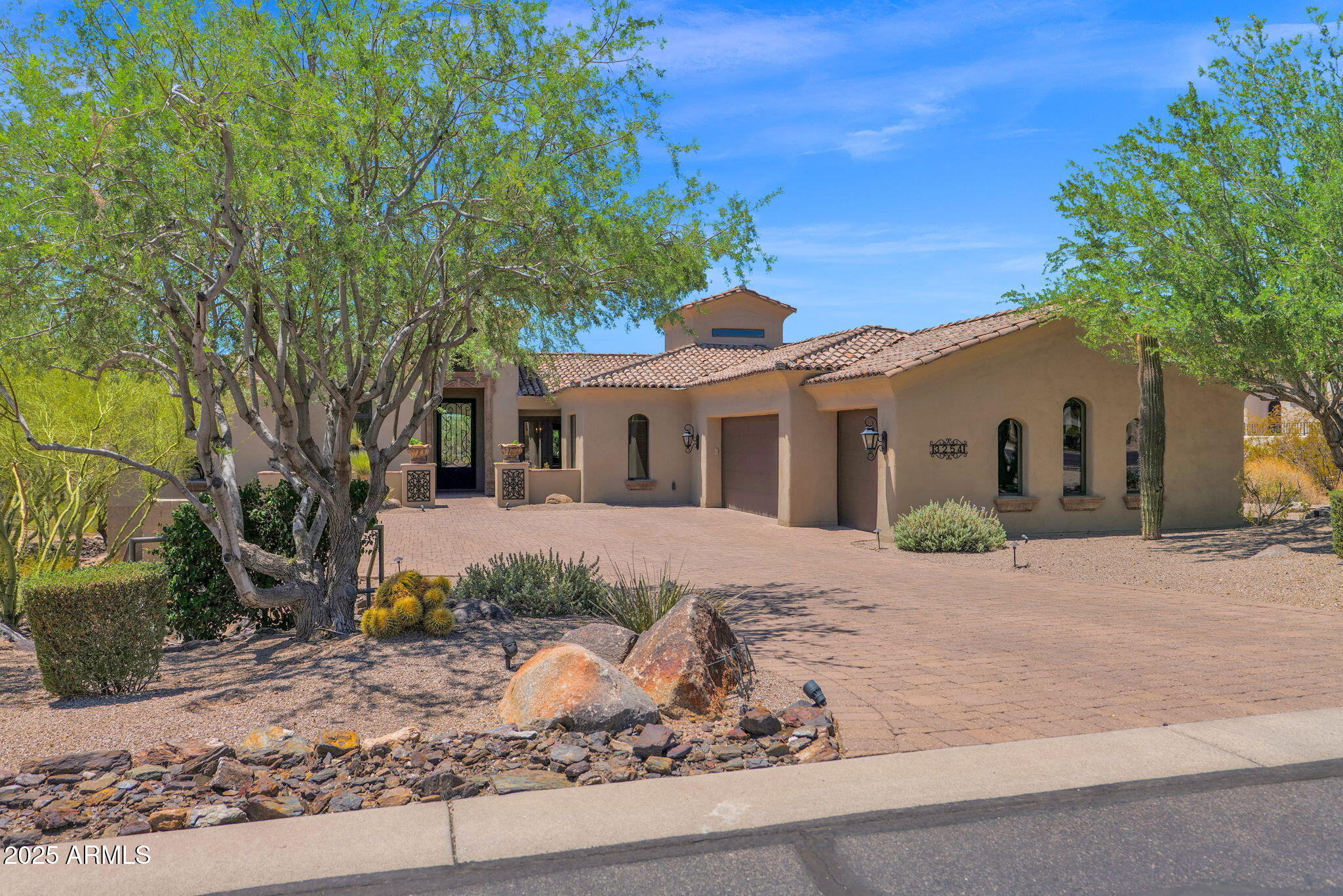 3254 N LADERA Circle