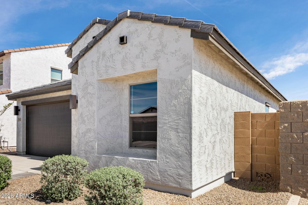 Photo of 7801 N 79th Avenue, Glendale, AZ 85303 (MLS # 7000085)