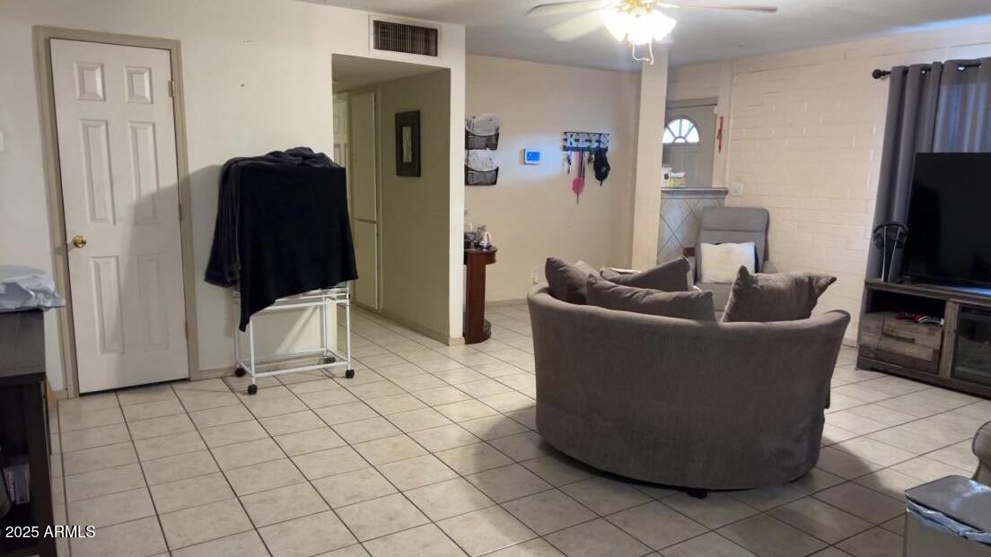 4224 W PORTLAND Street