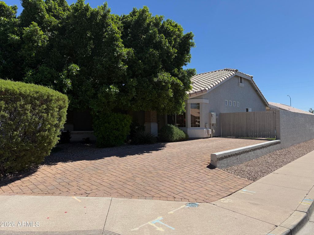 Photo of 7733 E Decatur Circle, Mesa, AZ 85207 (MLS # 7002058)