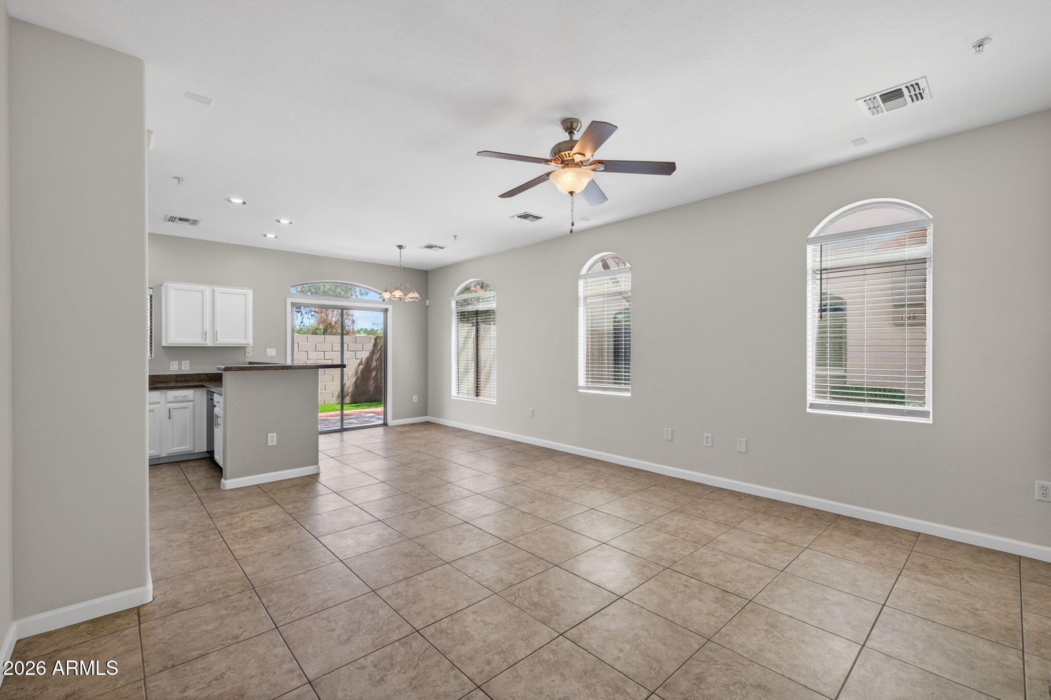 2150 E BELL Road 1136