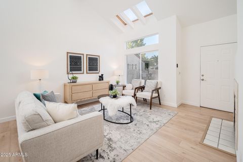 3211 E LAVEY Lane 103 Phoenix AZ 85032