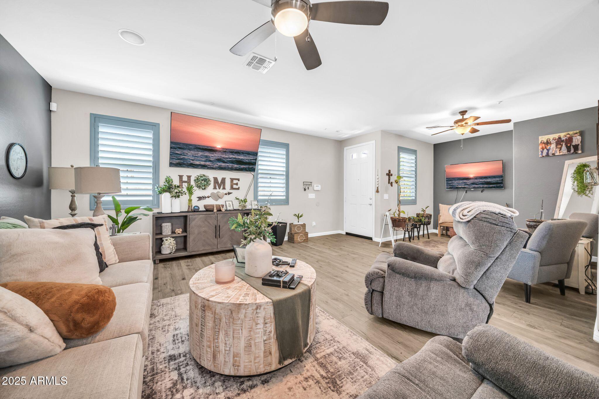 12038 W DAVIS Lane