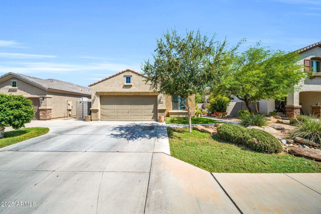 Photo of 12038 W Davis Lane, Avondale, AZ 85323 (MLS # 6904642)