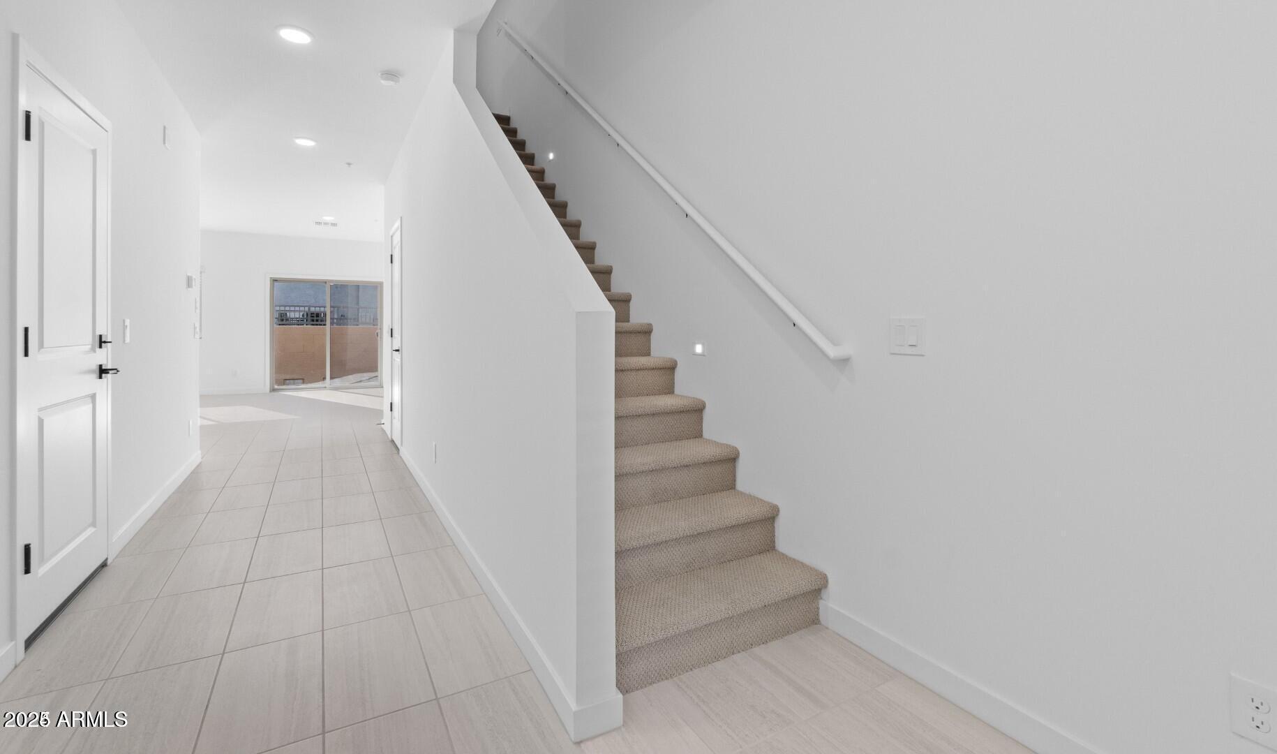 2831 W White Feather Lane