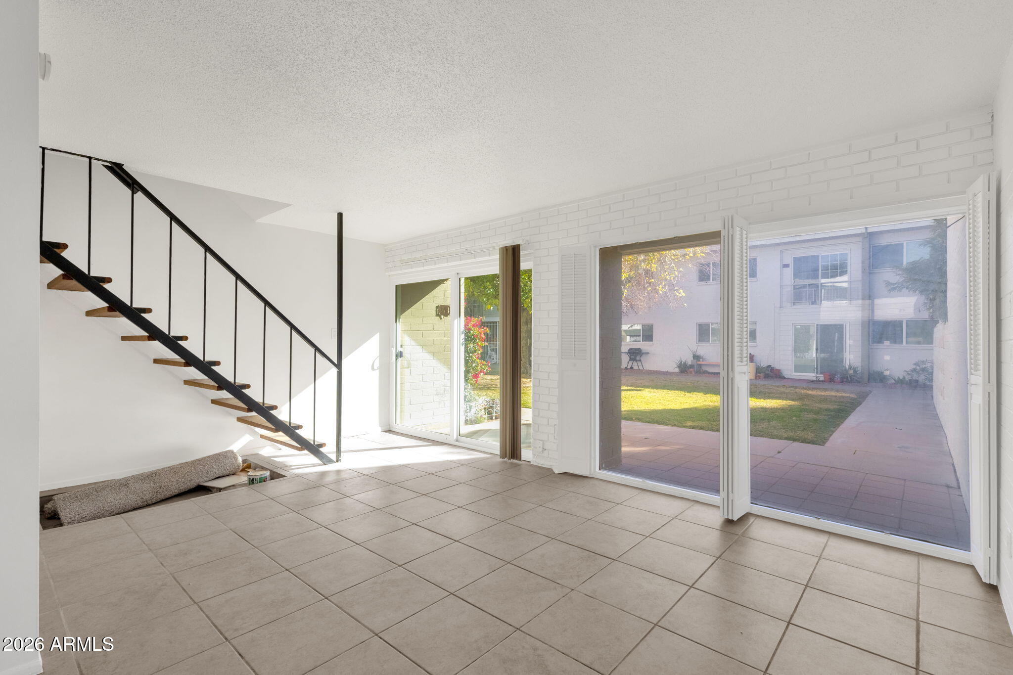 SCOTTSDALE EAST - Residential
