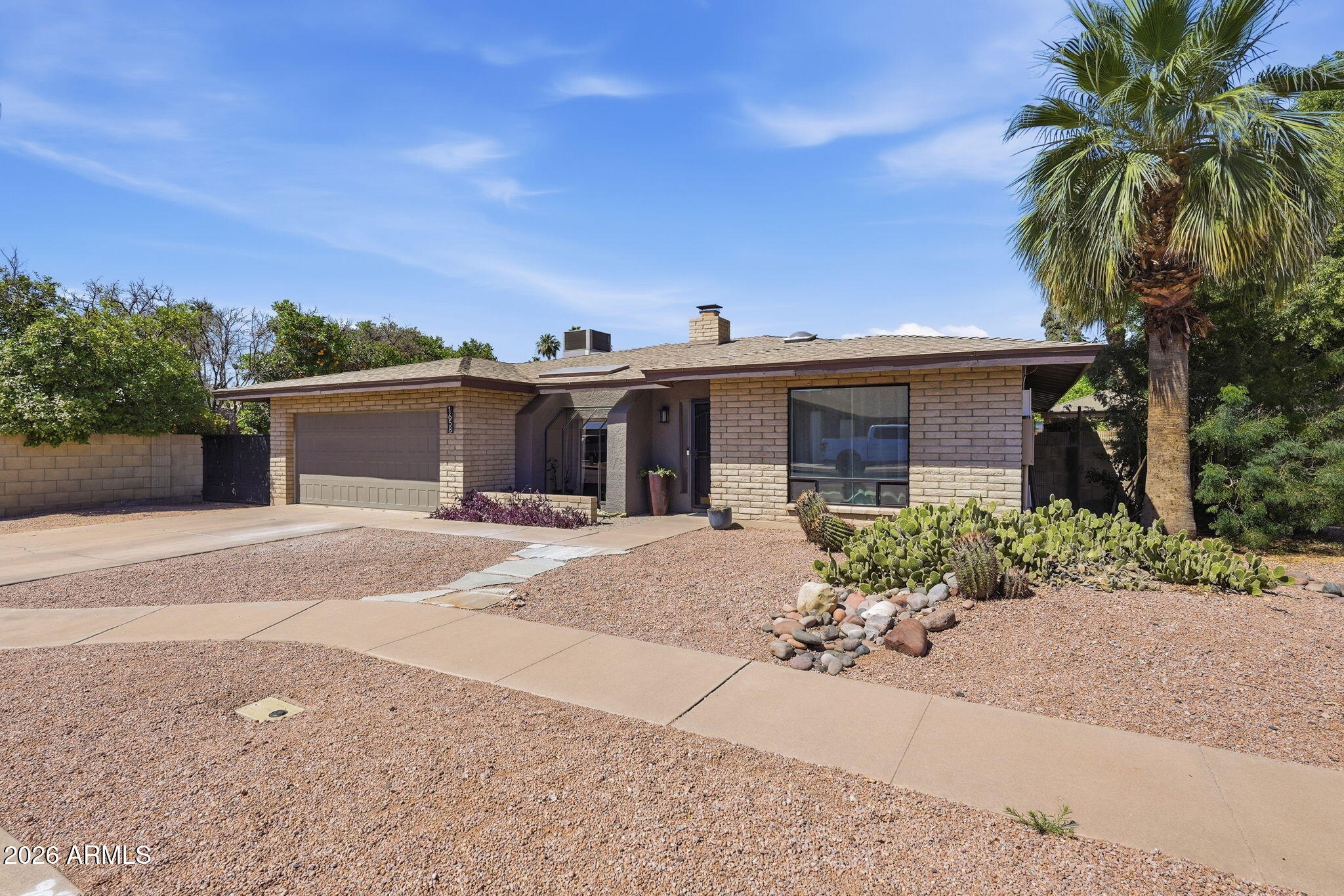 1658 S Sycamore --