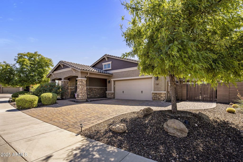 Photo of 11973 W Shifting Sands Drive, Peoria, AZ 85383 (MLS # 6925175)