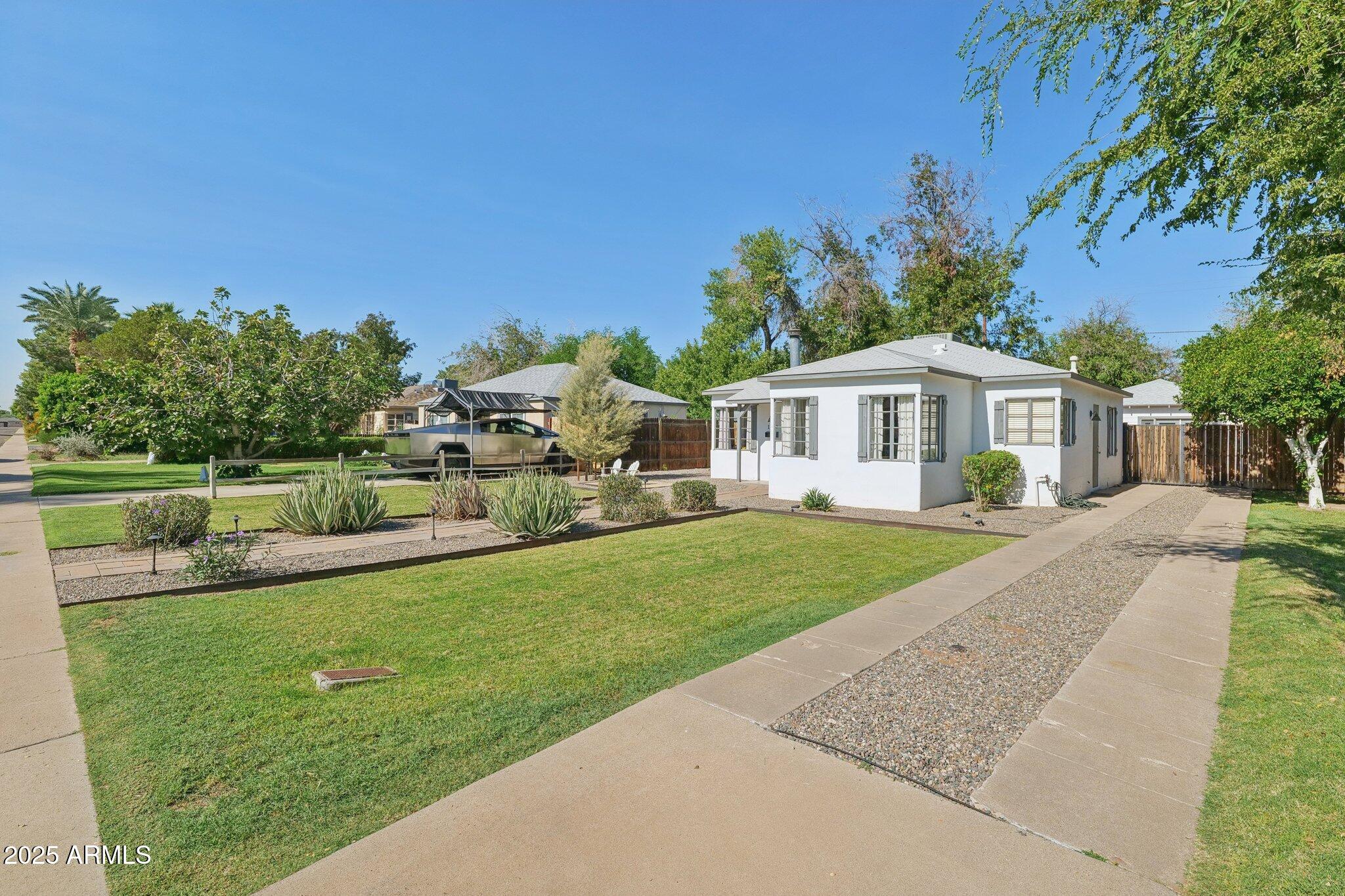 1110 W HEATHERBRAE Drive