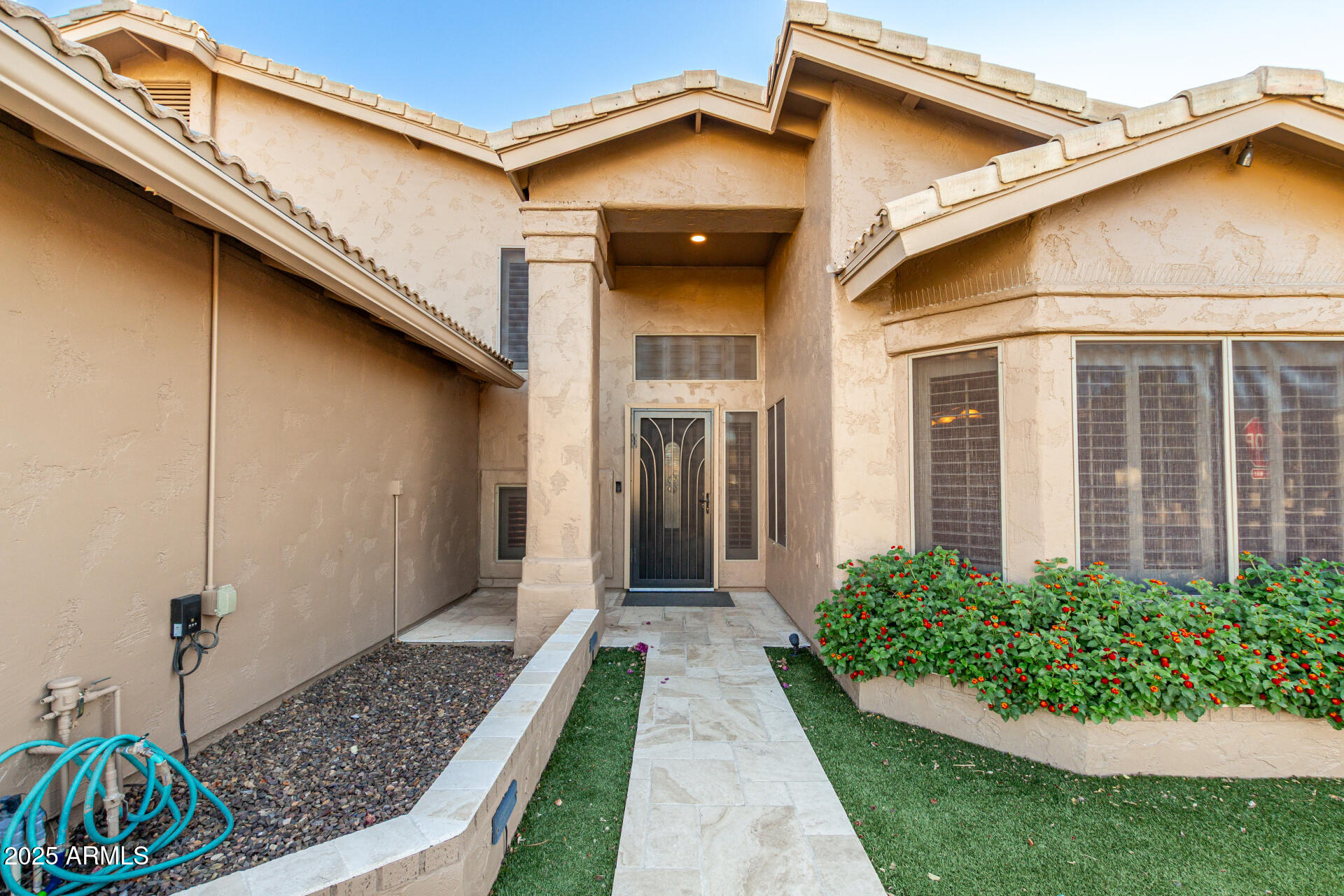 5633 W SAGUARO Drive